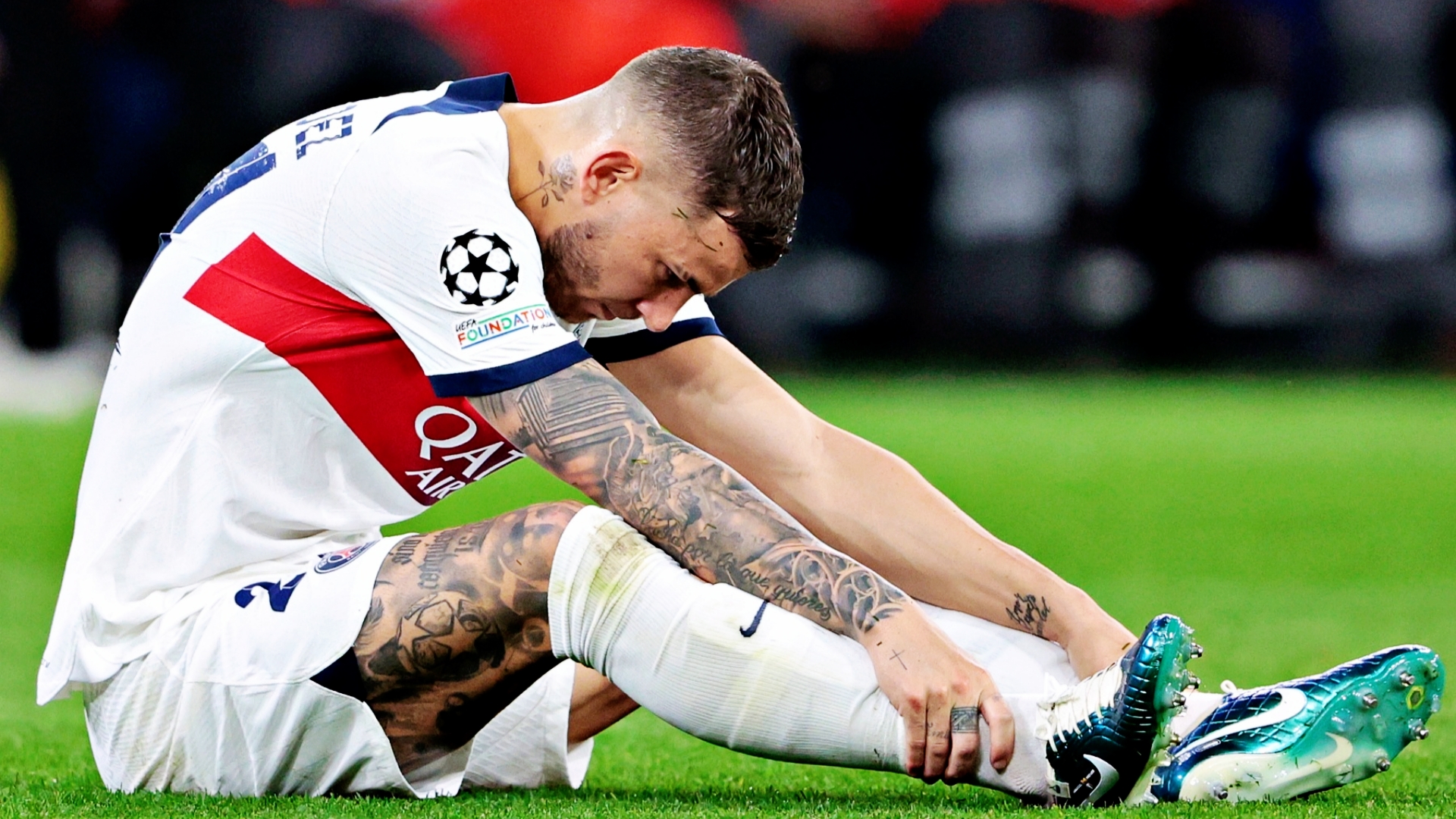 巴黎圣日耳曼的明星球员在比赛中受伤的简单介绍