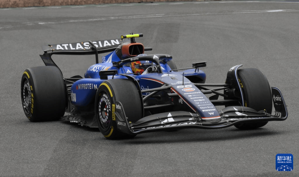 雷诺车队逆转红牛车队，塞恩斯惊艳四座的简单介绍