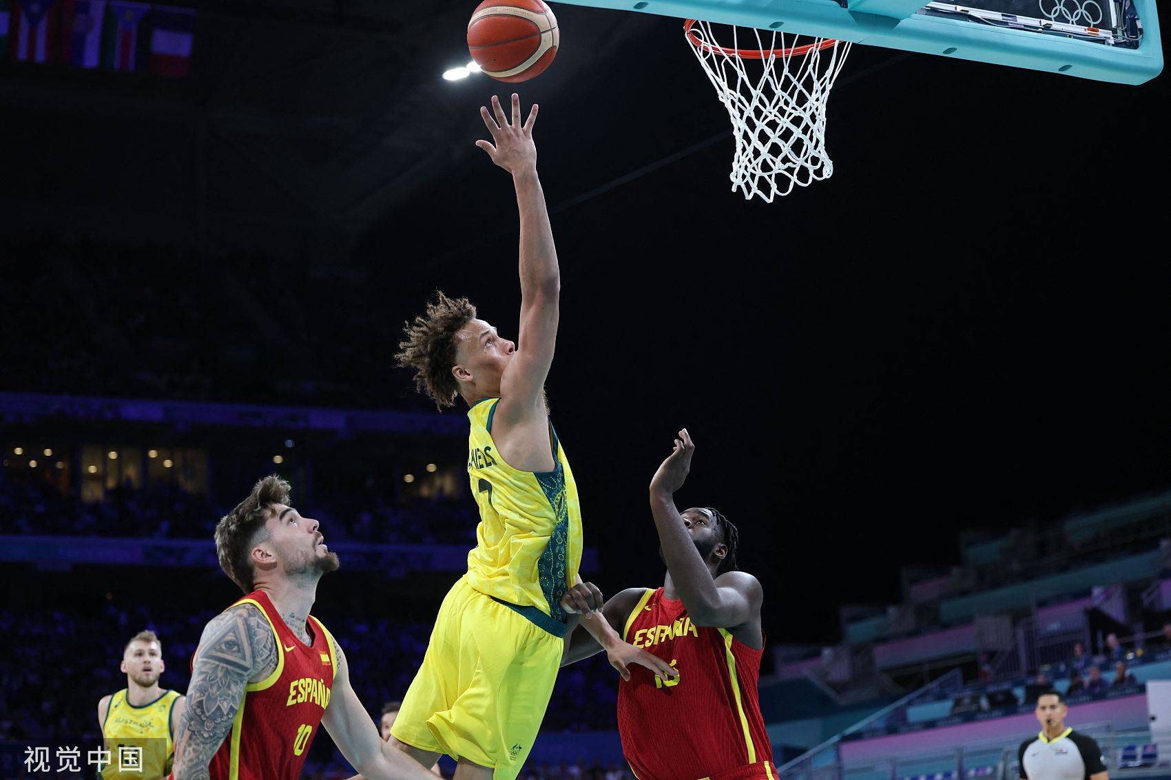 西班牙男篮击败澳大利亚获得胜利