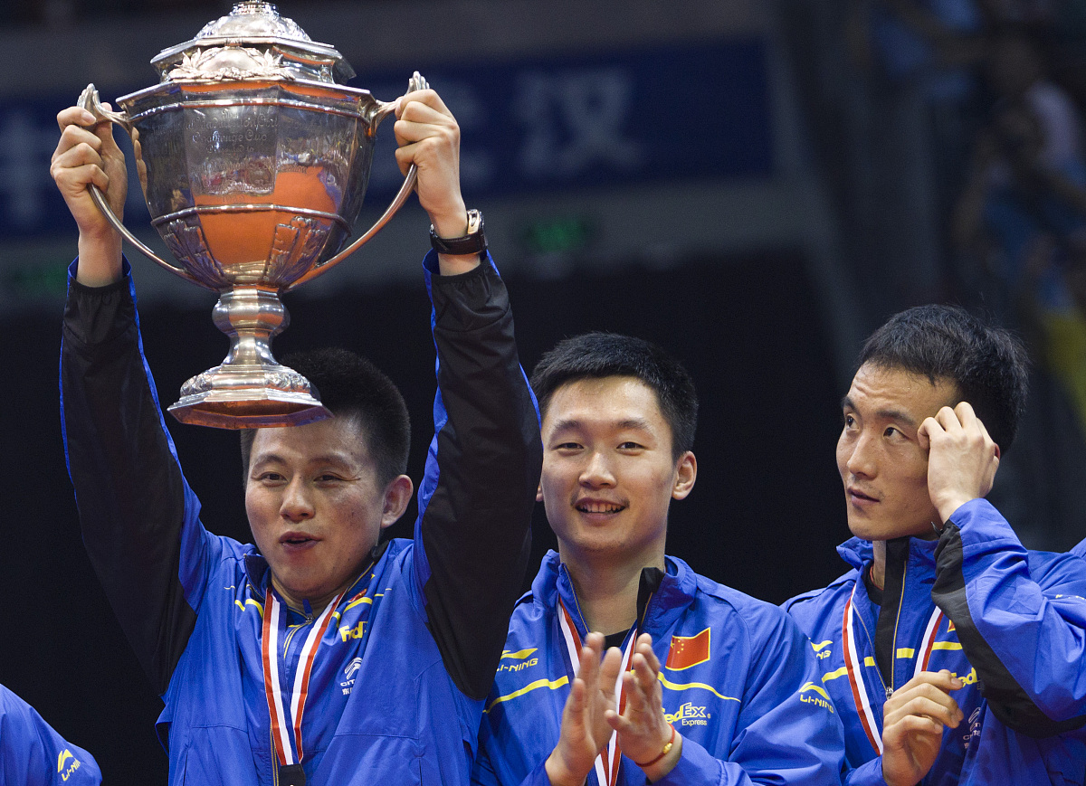 顶级攻防对抗，球员们为荣誉拼尽全力的简单介绍