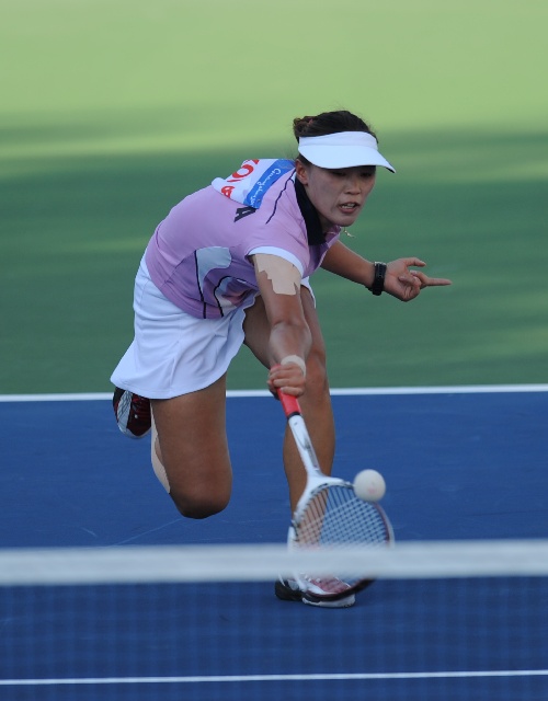 PG游戏APP-韩国网球选手势不可挡，登上领奖台