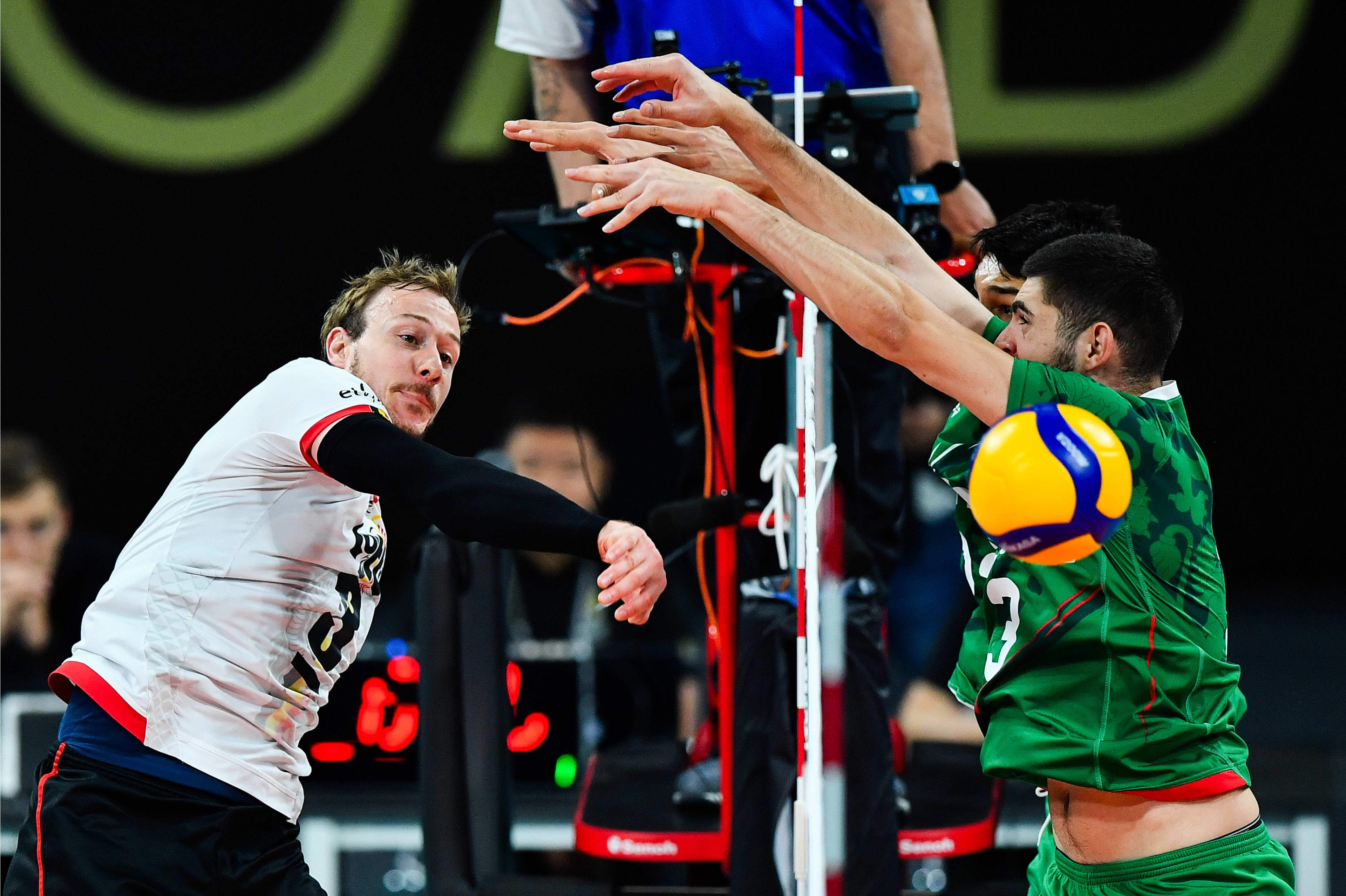 爆冷！短池游泳女子组出现黑马的简单介绍