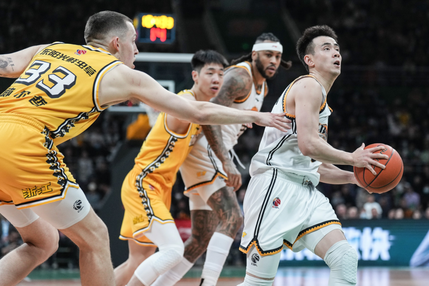 包含步行者力克新疆队，赵继伟惊艳四座的词条