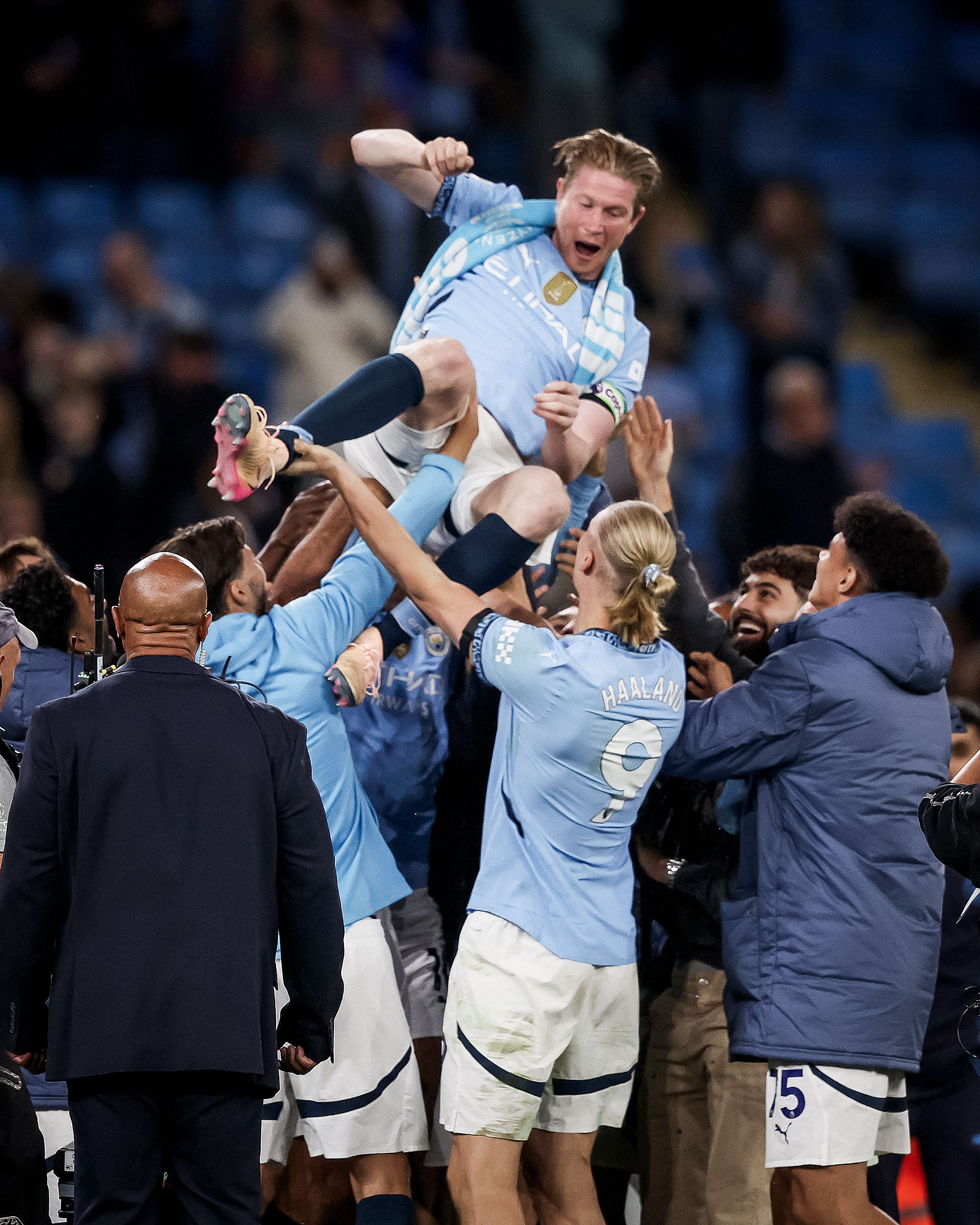 沃特福德主场逼平曼联，守住主场不败的简单介绍