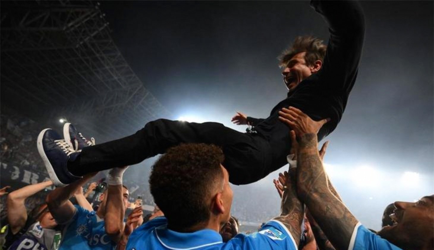 包含法国力克那不勒斯，孔蒂统治全场的词条