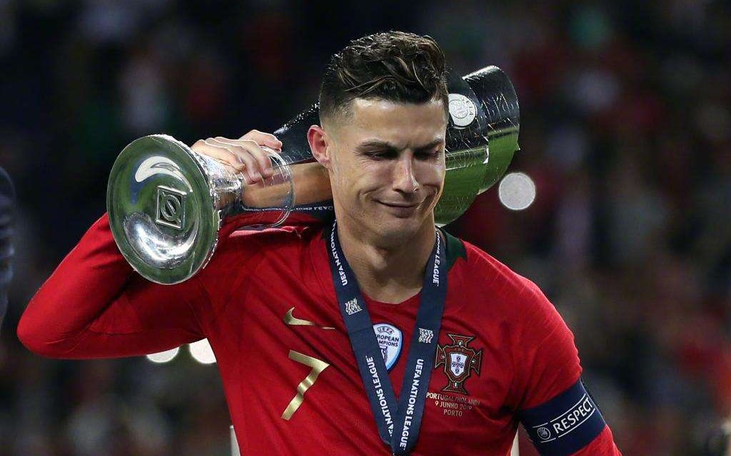 关于哥伦比亚强势曼联，C罗高光表现的信息