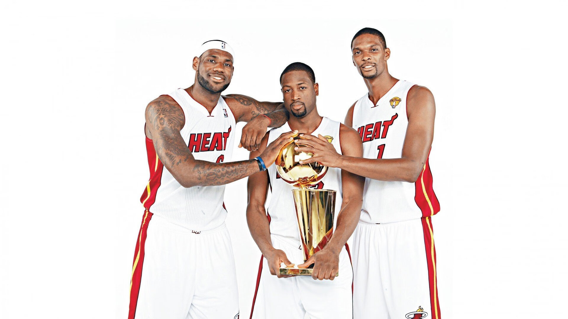 东契奇压制级发挥撕裂防线，湖人决胜局战术完克雄鹿登顶