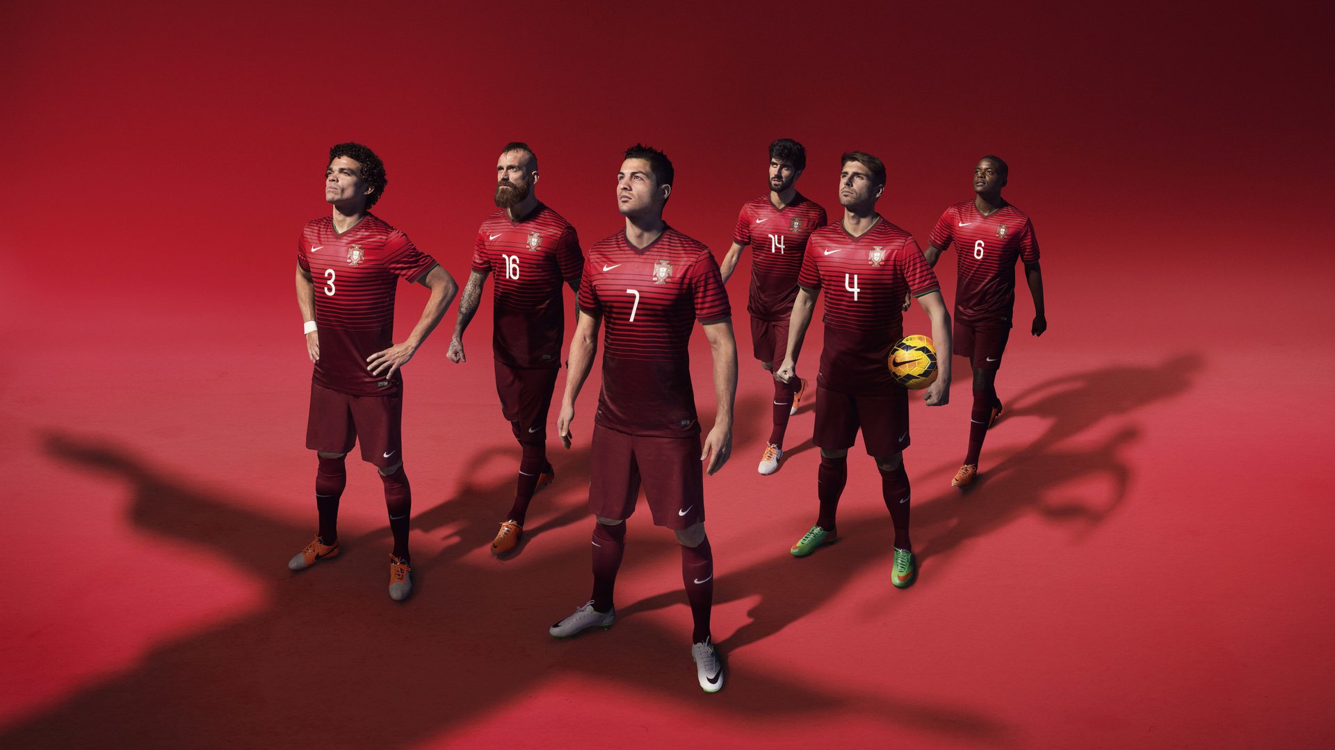 欧冠半决赛焦点战，曼联单节风暴击溃乌拉圭，红魔战术革命震惊足坛