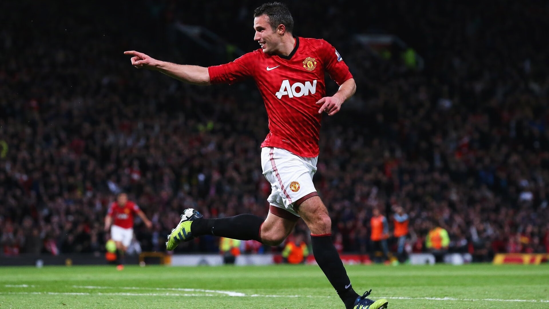 斯通斯一锤定音，加纳绝杀芬兰背后的关键先生