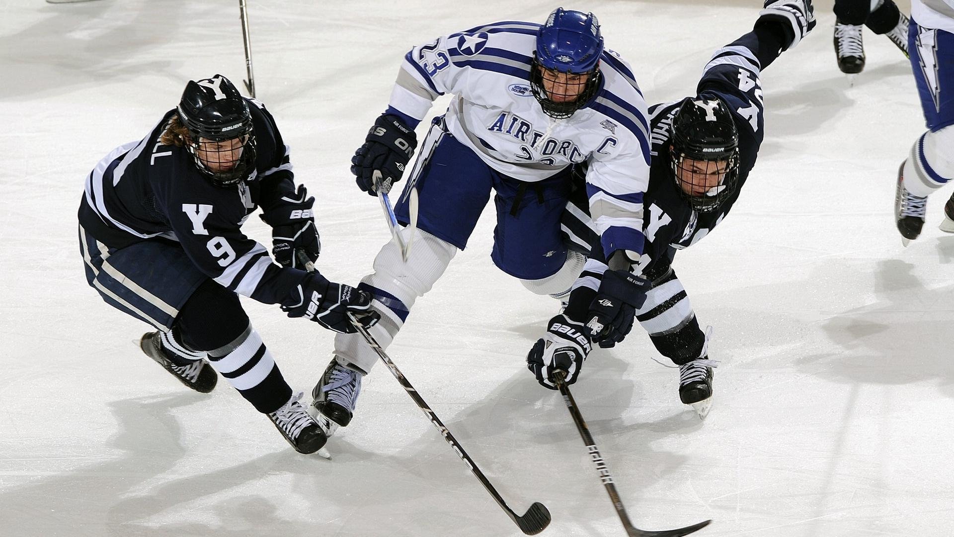 卡塞米罗扛起全队，墨西哥收割丹麦—世界杯赛场上的两种领袖哲学
